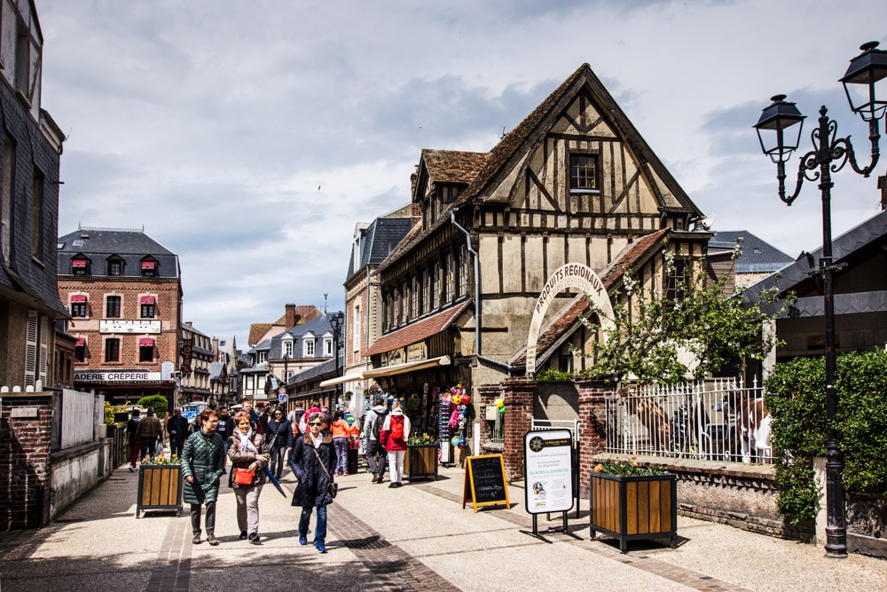 Etretat main street